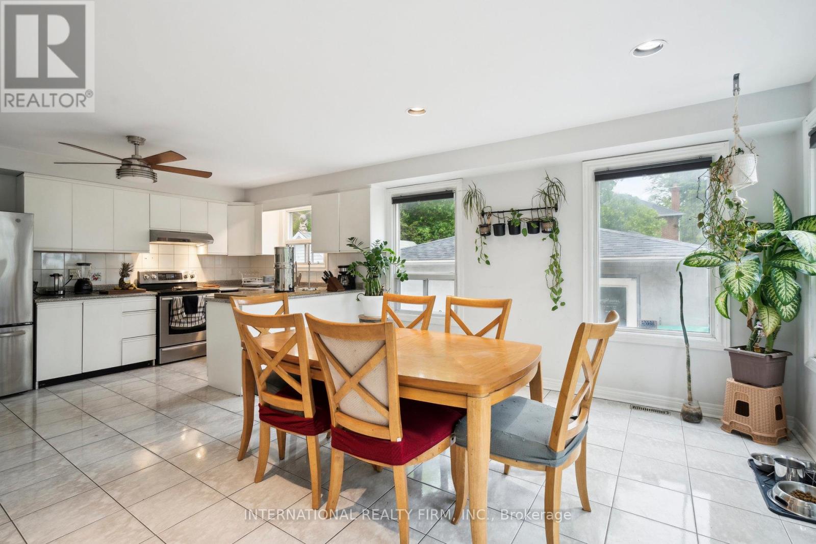 1928 Lawrence Avenue W, Toronto, Ontario  M9N 1H2 - Photo 17 - W12448112