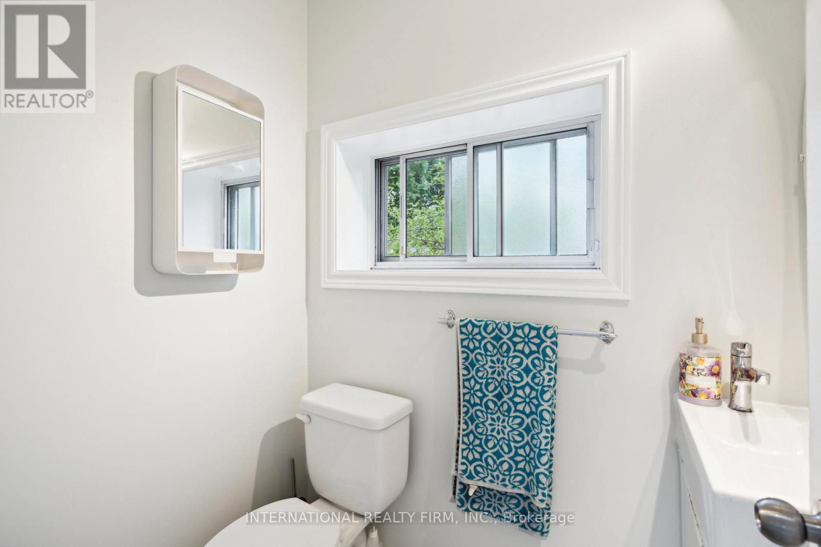 1928 Lawrence Avenue W, Toronto, Ontario  M9N 1H2 - Photo 21 - W12448112