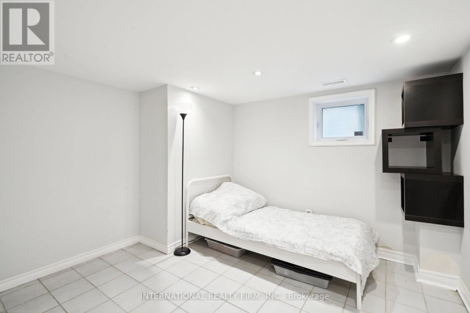 1928 Lawrence Avenue W, Toronto, Ontario  M9N 1H2 - Photo 38 - W12448112