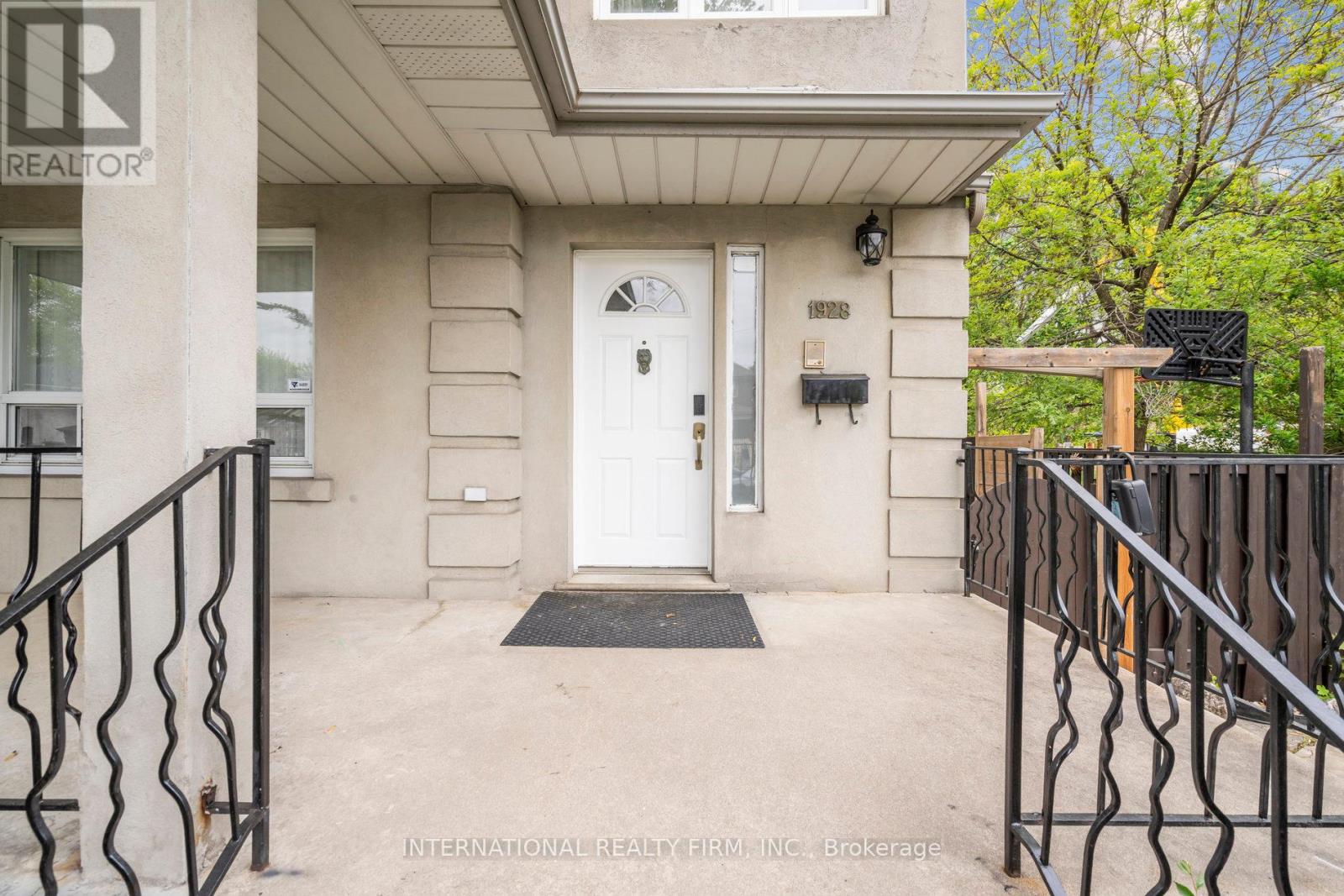 1928 Lawrence Avenue W, Toronto, Ontario  M9N 1H2 - Photo 4 - W12448112