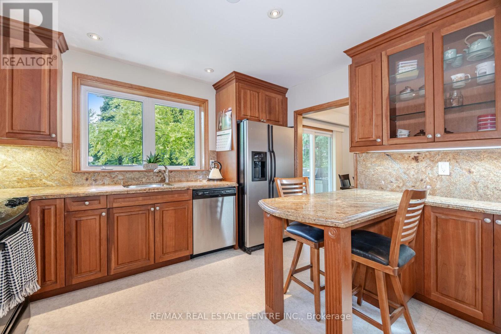45 Core Crescent, Brampton (Brampton East), Ontario  L6W 2G6 - Photo 18 - W12448120