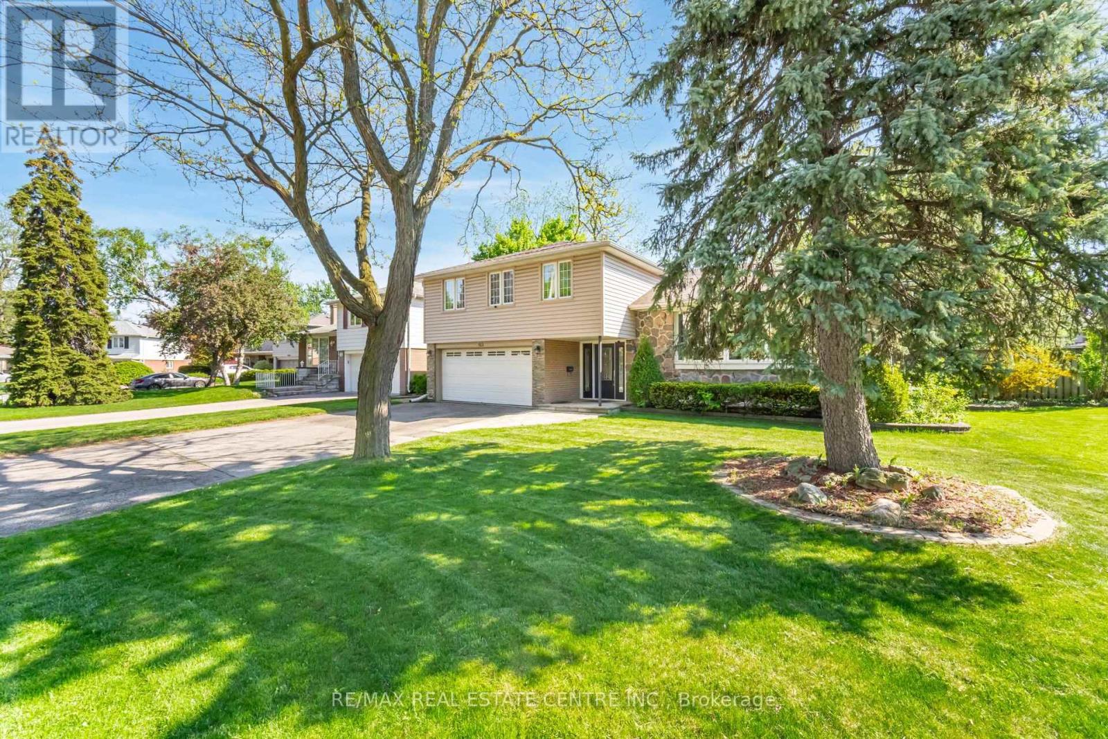 45 Core Crescent, Brampton (Brampton East), Ontario  L6W 2G6 - Photo 5 - W12448120