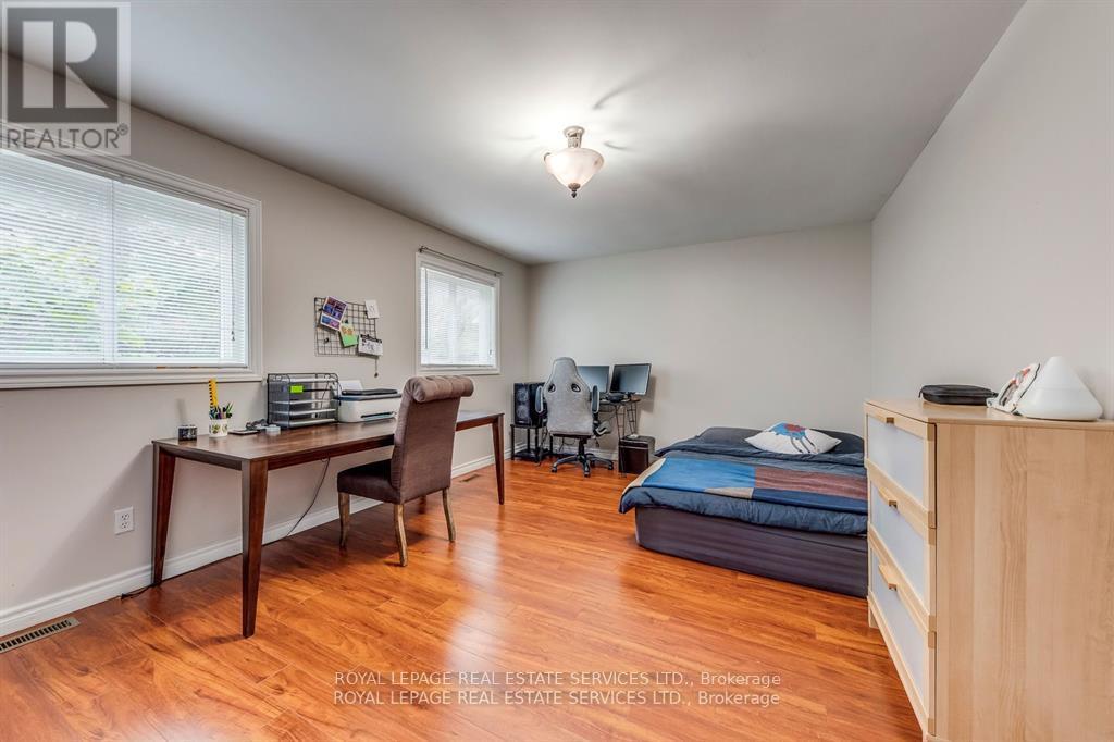 97 Martin Street, Milton, Ontario  L9T 2R3 - Photo 15 - W12448129