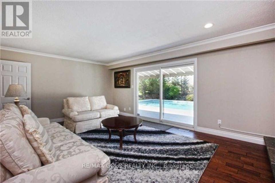 10414 Chinguacousy Road, Brampton, Ontario  L7A 0G8 - Photo 11 - W12448162