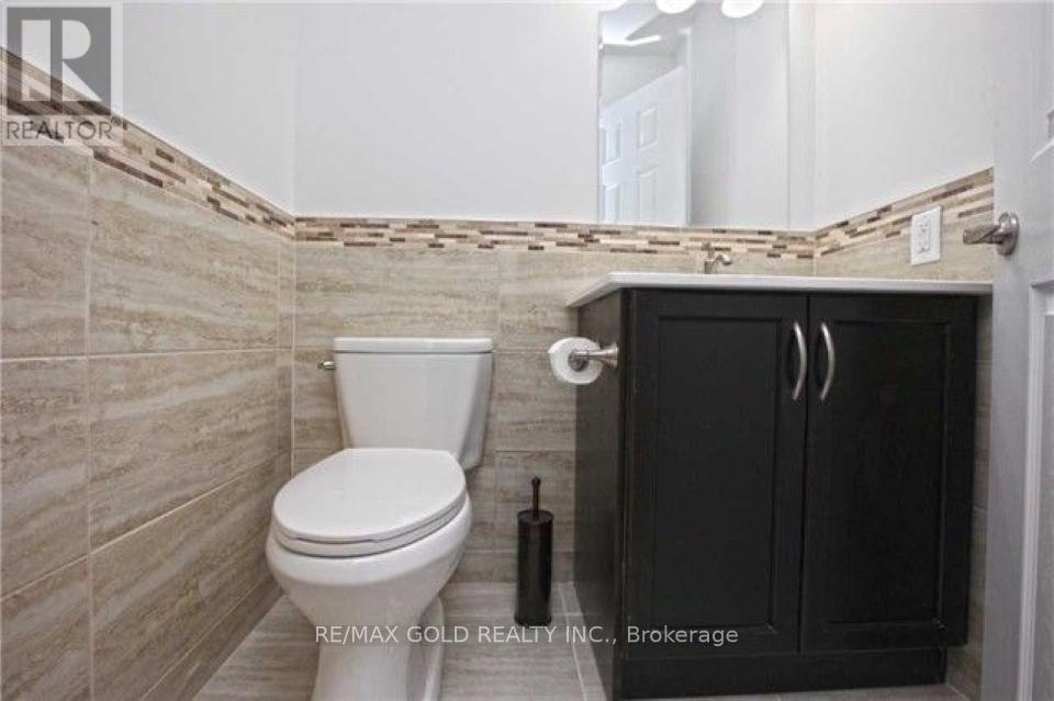10414 Chinguacousy Road, Brampton, Ontario  L7A 0G8 - Photo 12 - W12448162