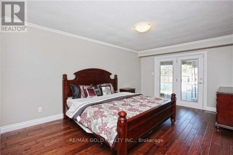 10414 Chinguacousy Road, Brampton, Ontario  L7A 0G8 - Photo 13 - W12448162
