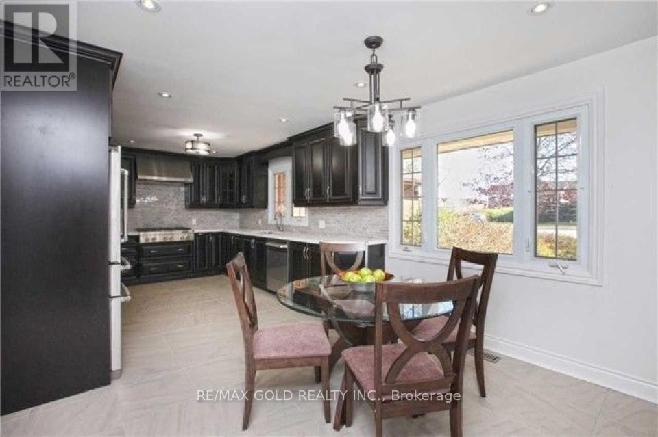 10414 Chinguacousy Road, Brampton, Ontario  L7A 0G8 - Photo 3 - W12448162