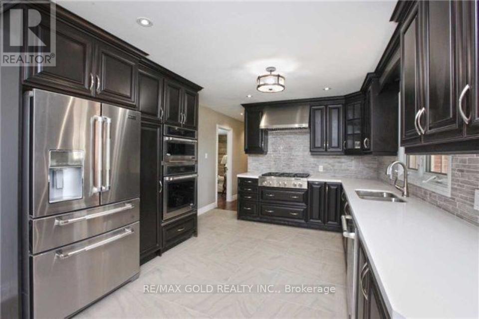 10414 Chinguacousy Road, Brampton, Ontario  L7A 0G8 - Photo 4 - W12448162