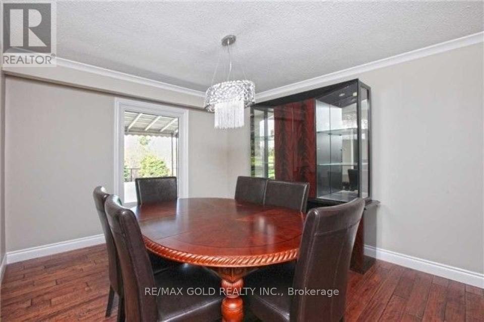 10414 Chinguacousy Road, Brampton, Ontario  L7A 0G8 - Photo 7 - W12448162