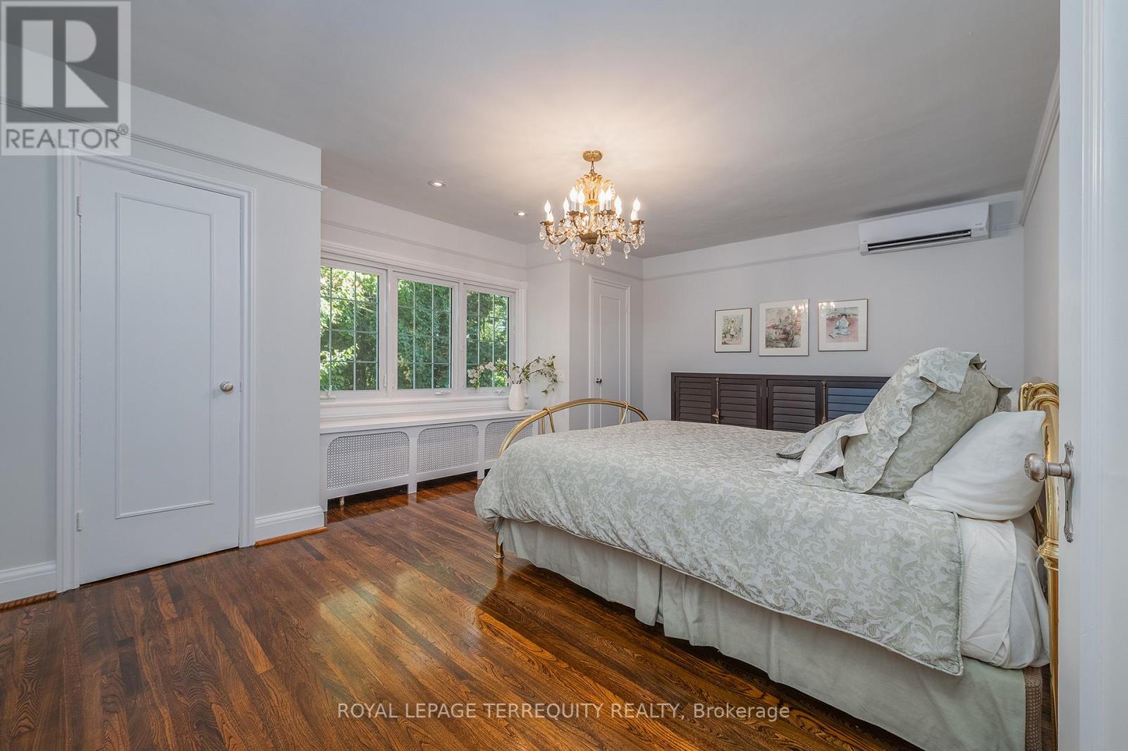 223 Riverside Drive, Toronto (High Park-Swansea), Ontario  M6S 4A8 - Photo 19 - W12448170