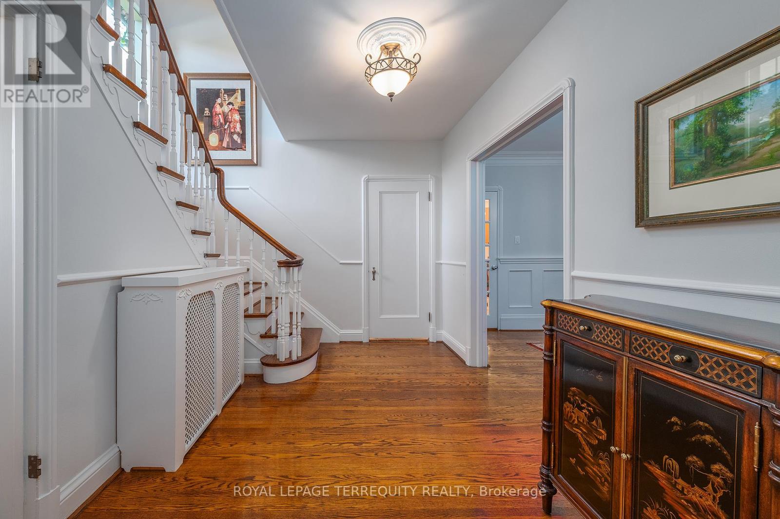 223 Riverside Drive, Toronto (High Park-Swansea), Ontario  M6S 4A8 - Photo 4 - W12448170