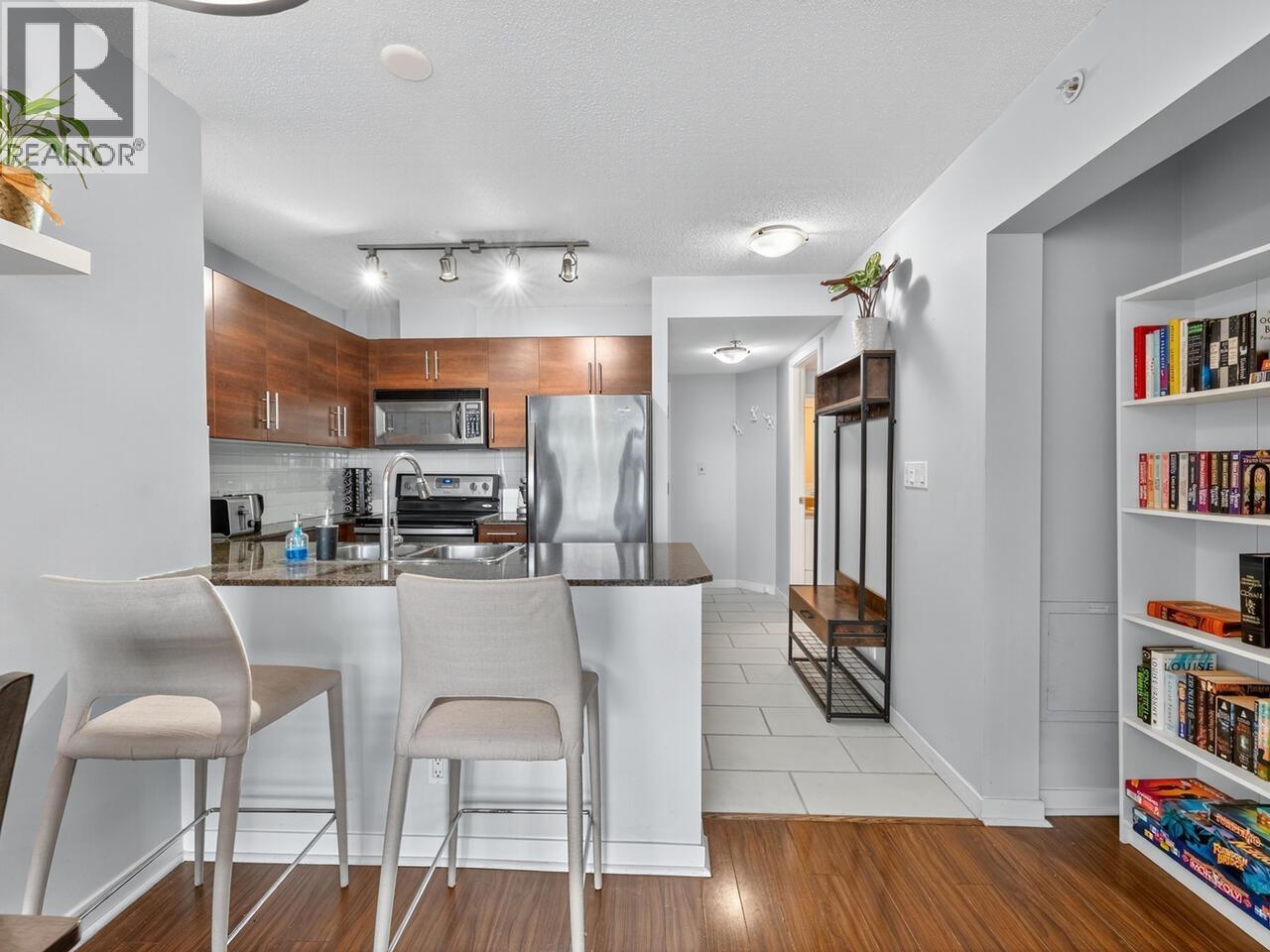 901 833 Agnes Street, New Westminster, British Columbia  V3M 0B1 - Photo 4 - R3055700
