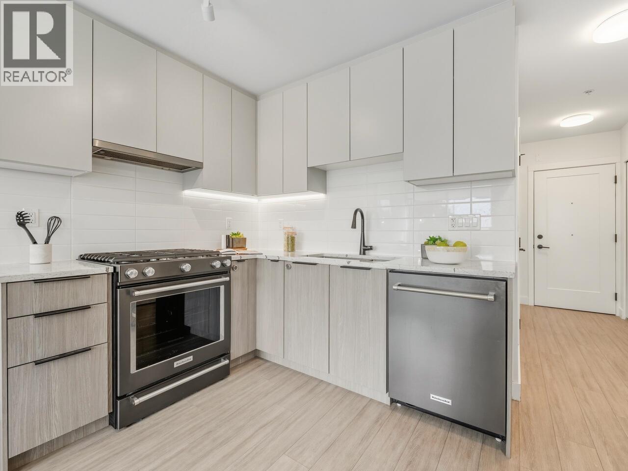 208 2408 Grant Street, Vancouver, British Columbia  V5K 3G4 - Photo 4 - R3055861