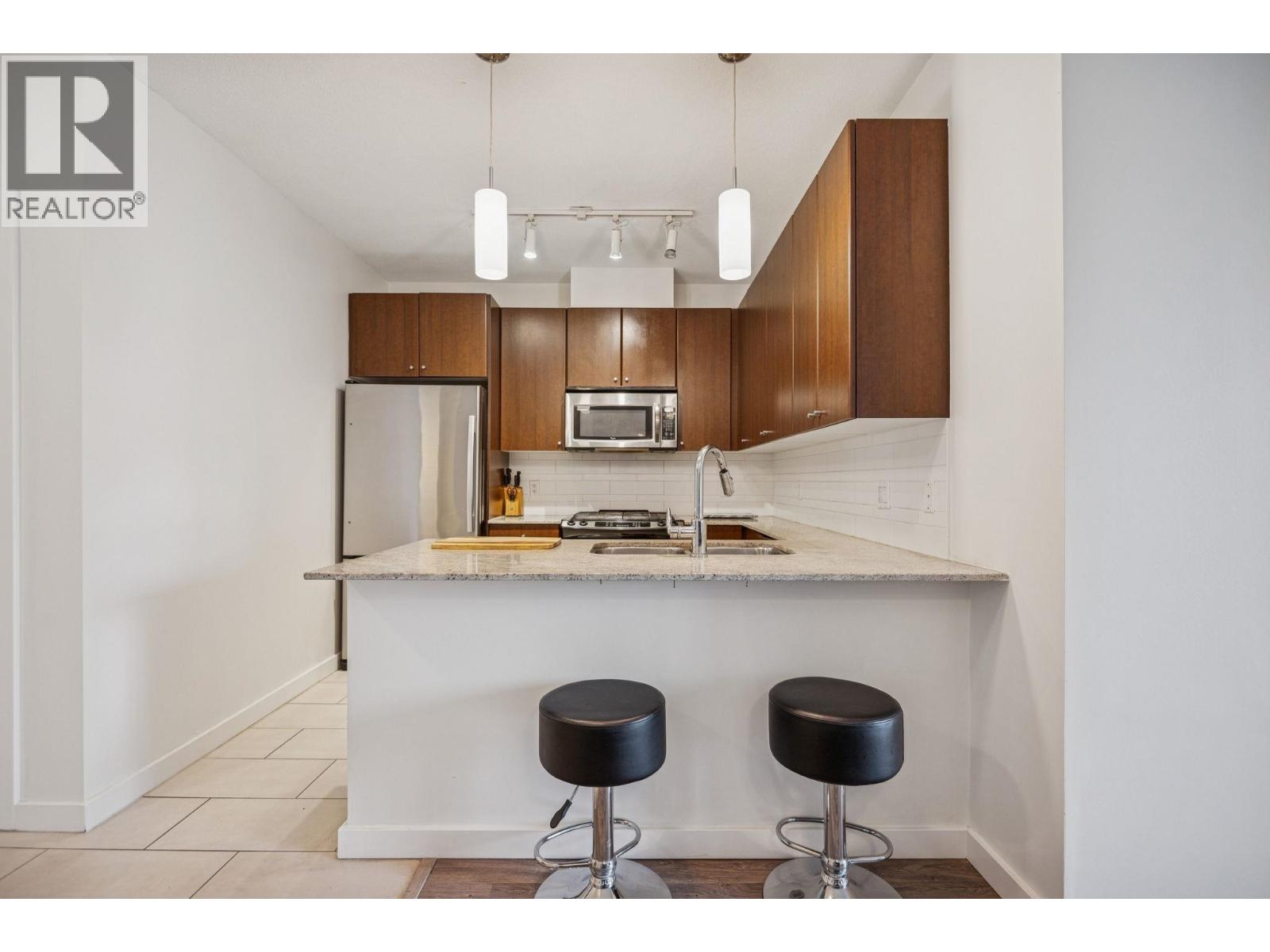 1407 280 Ross Drive, New Westminster, British Columbia  V3L 0C2 - Photo 10 - R3055893