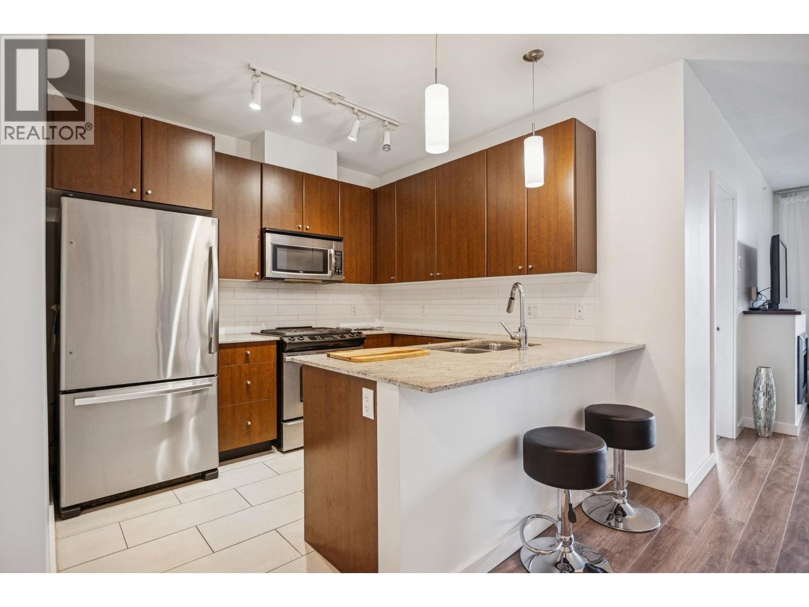 1407 280 Ross Drive, New Westminster, British Columbia  V3L 0C2 - Photo 11 - R3055893
