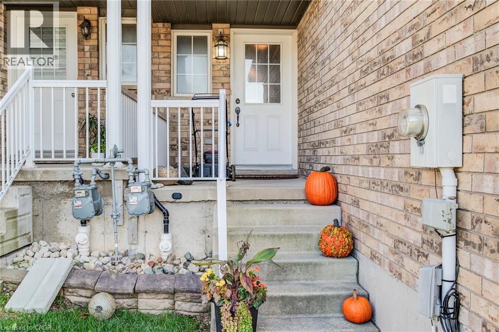 260 Westmeadow Drive, Kitchener, Ontario  N2N 3R1 - Photo 3 - 40776581