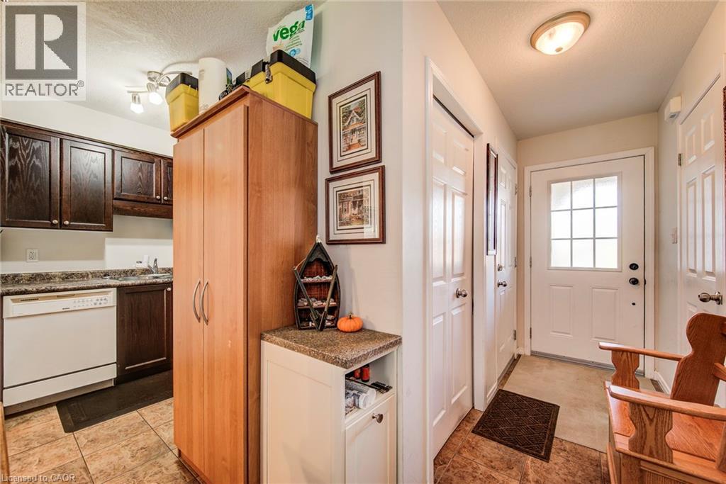 260 Westmeadow Drive, Kitchener, Ontario  N2N 3R1 - Photo 5 - 40776581