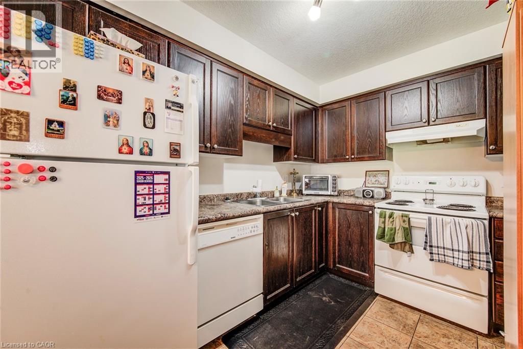 260 Westmeadow Drive, Kitchener, Ontario  N2N 3R1 - Photo 7 - 40776581