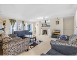 201 13725 72A AVENUE, Surrey, British Columbia