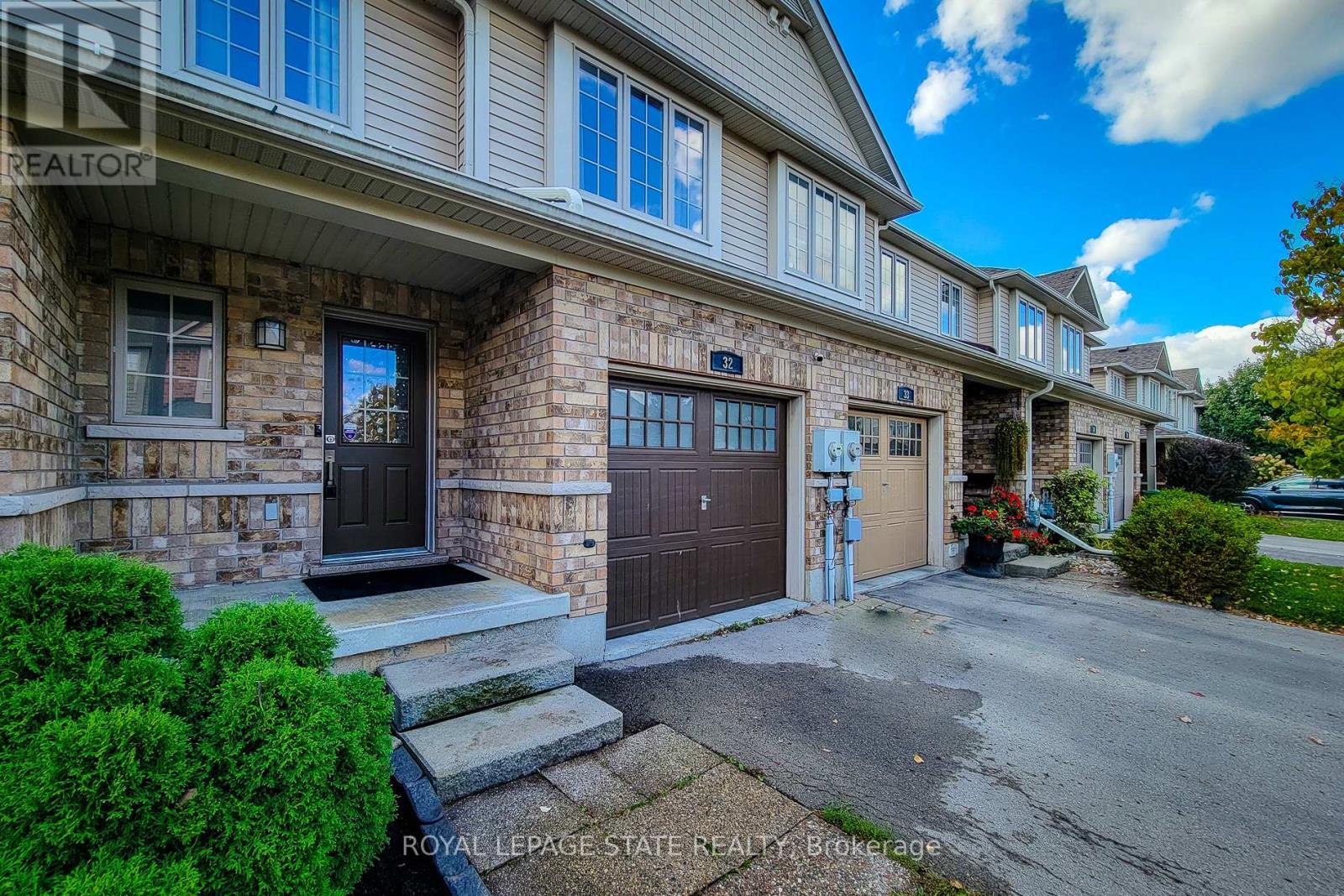 32 - 222 Fall Fair Way, Hamilton, Ontario  L0R 1C0 - Photo 2 - X12448110