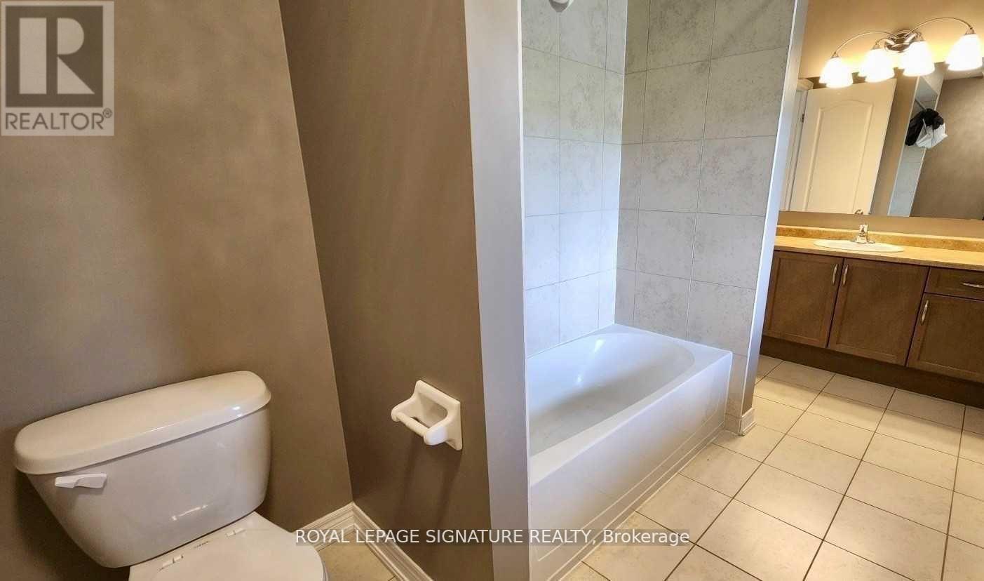 72 Secinaro Avenue, Hamilton, Ontario  L9G 0C6 - Photo 12 - X12448119