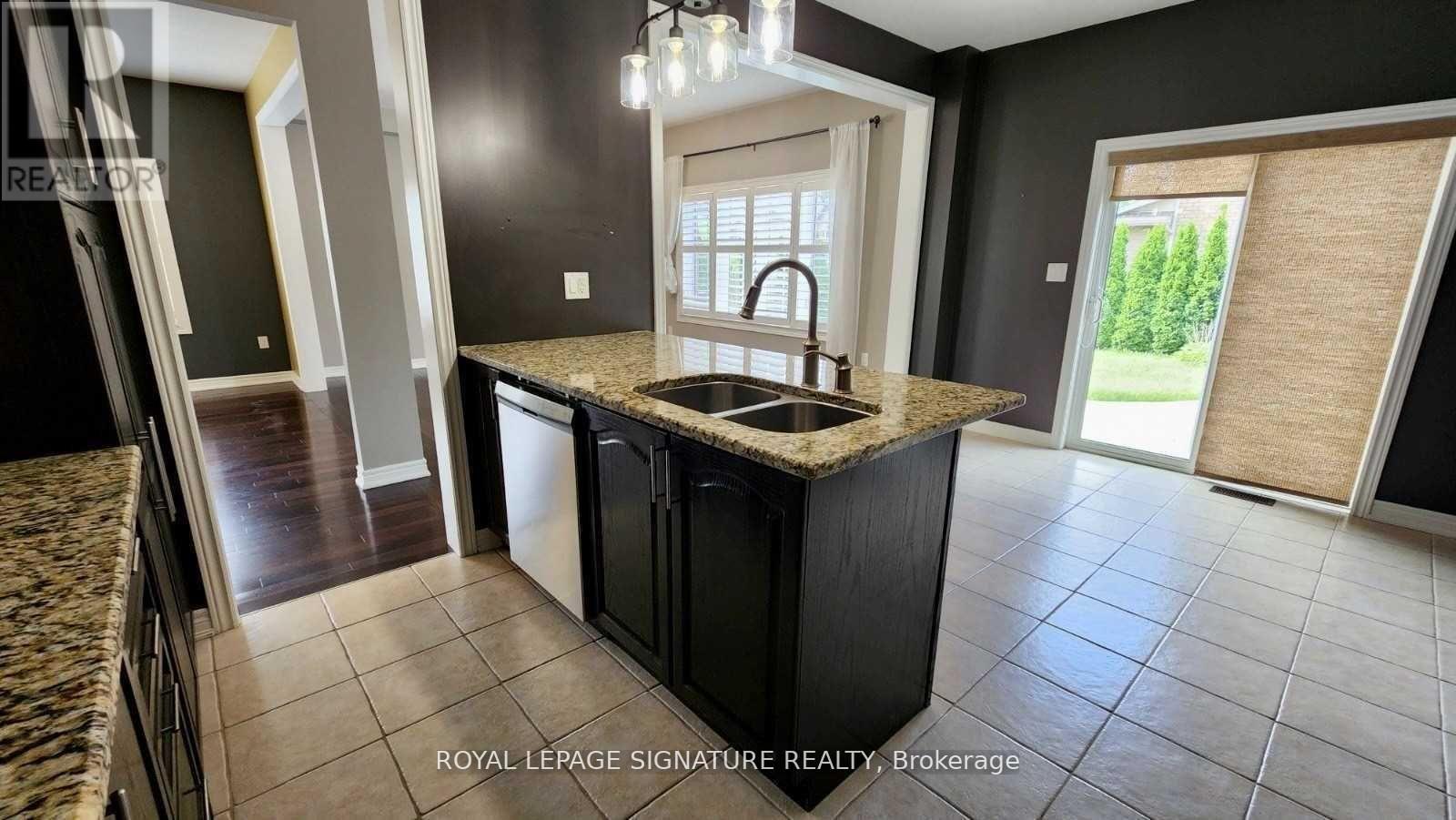 72 Secinaro Avenue, Hamilton, Ontario  L9G 0C6 - Photo 8 - X12448119