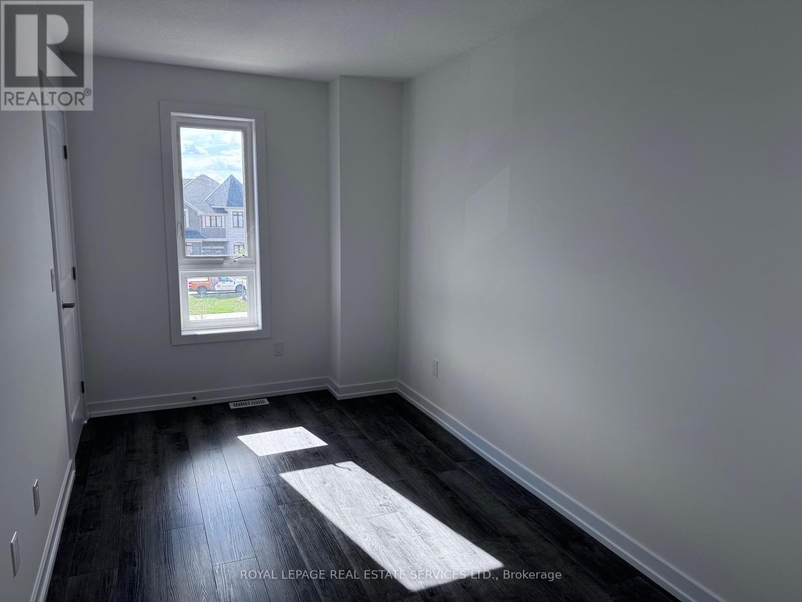 225 Burke Street, Hamilton, Ontario  L8B 1Y4 - Photo 12 - X12448152