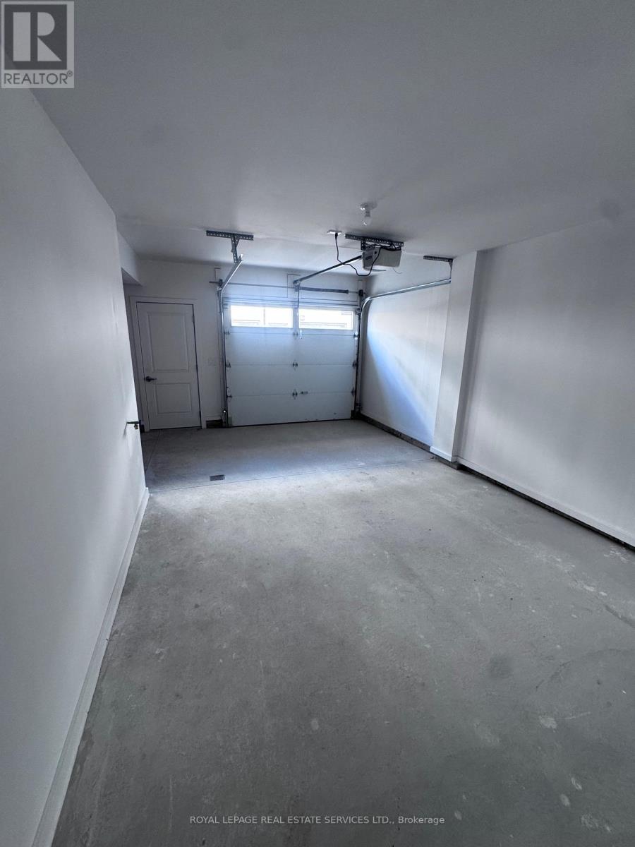 225 Burke Street, Hamilton, Ontario  L8B 1Y4 - Photo 15 - X12448152