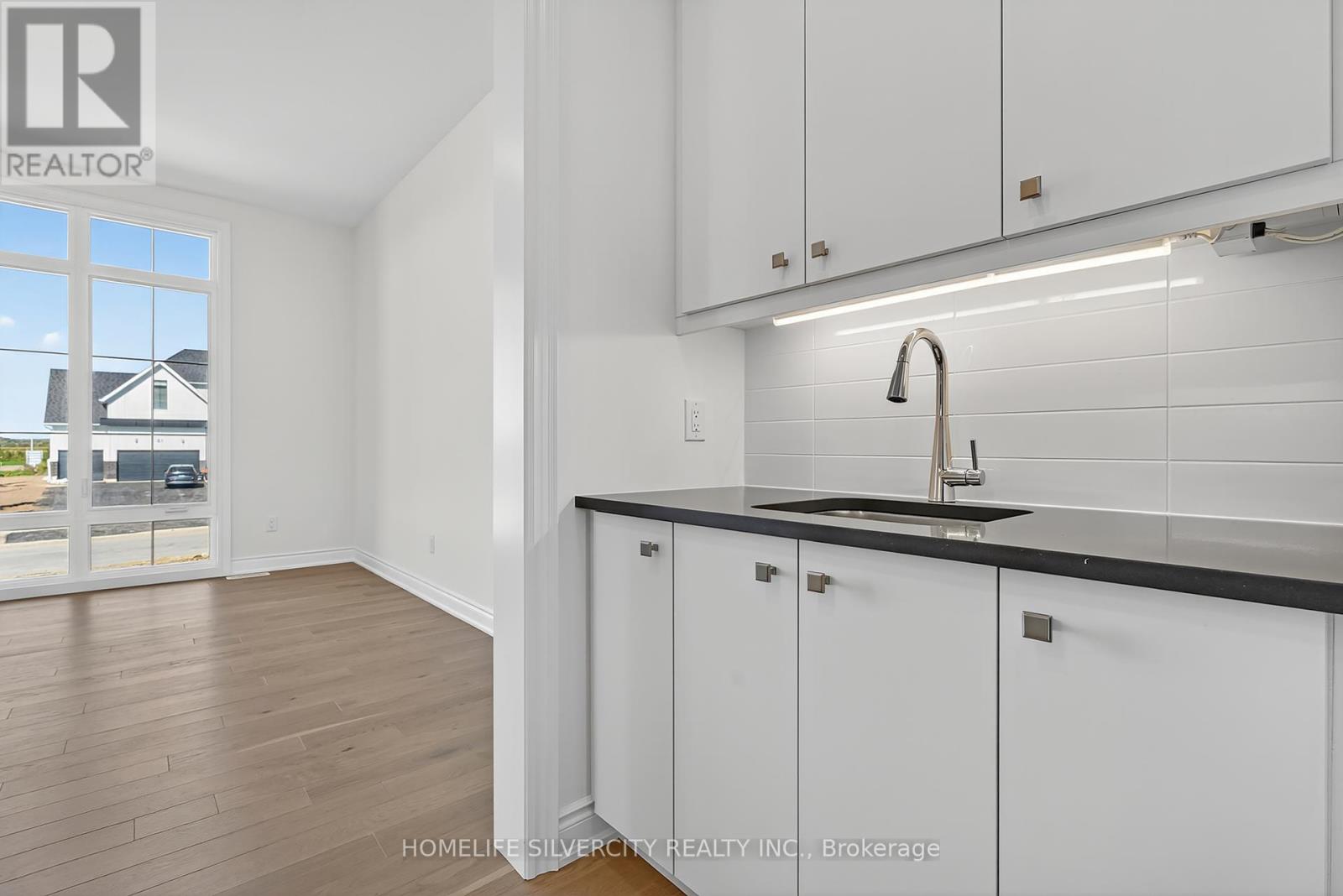 22 Ewing Way, Amaranth, Ontario  L9W 5G9 - Photo 8 - X12448154
