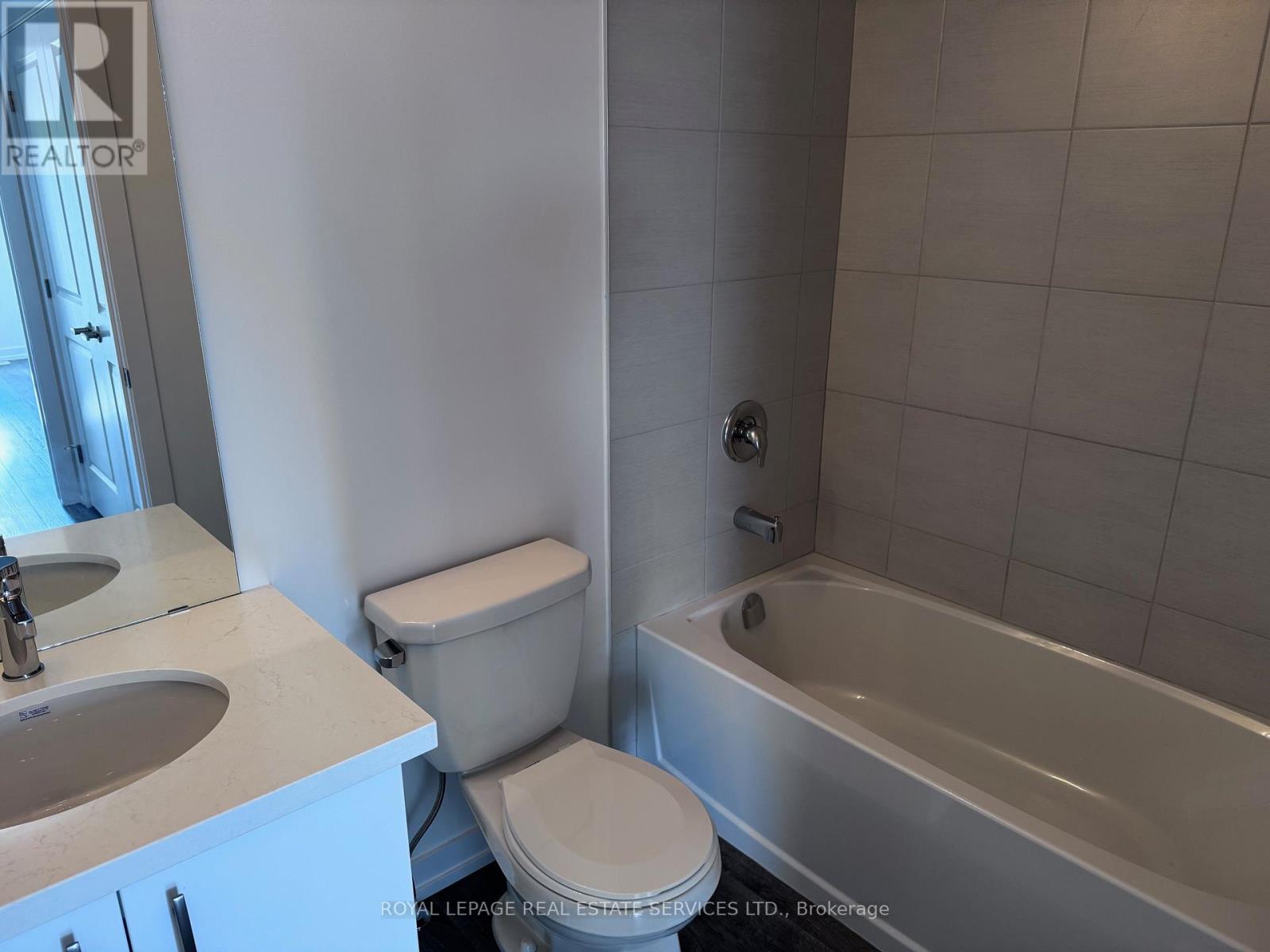 227 Burke Street, Hamilton, Ontario  L8B 1Y4 - Photo 14 - X12448155