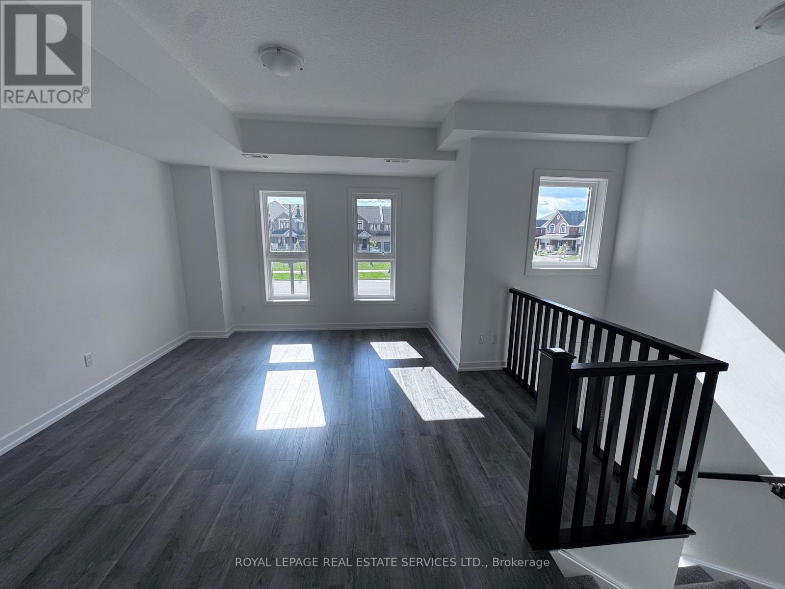 227 Burke Street, Hamilton, Ontario  L8B 1Y4 - Photo 4 - X12448155