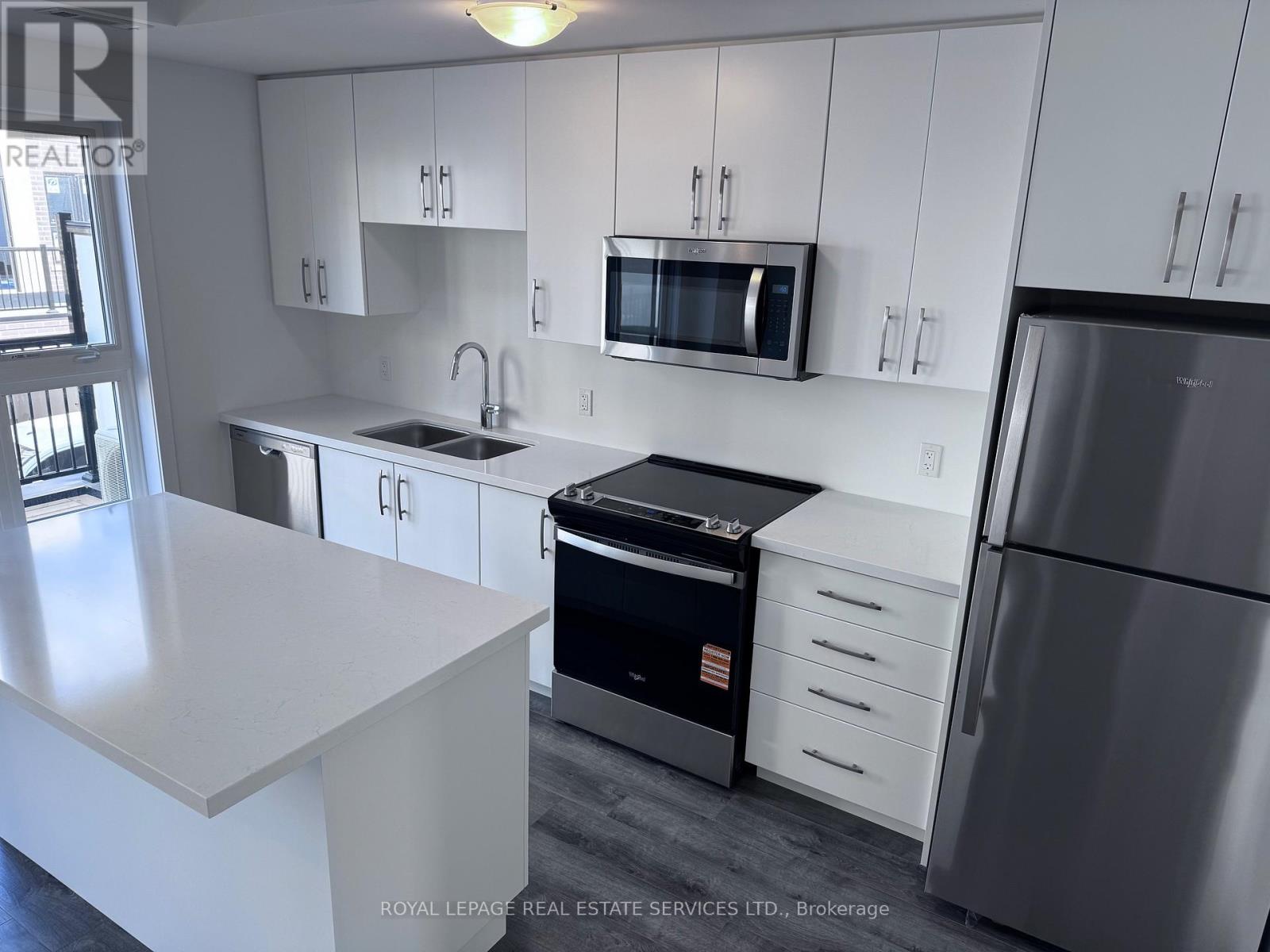 227 Burke Street, Hamilton, Ontario  L8B 1Y4 - Photo 5 - X12448155