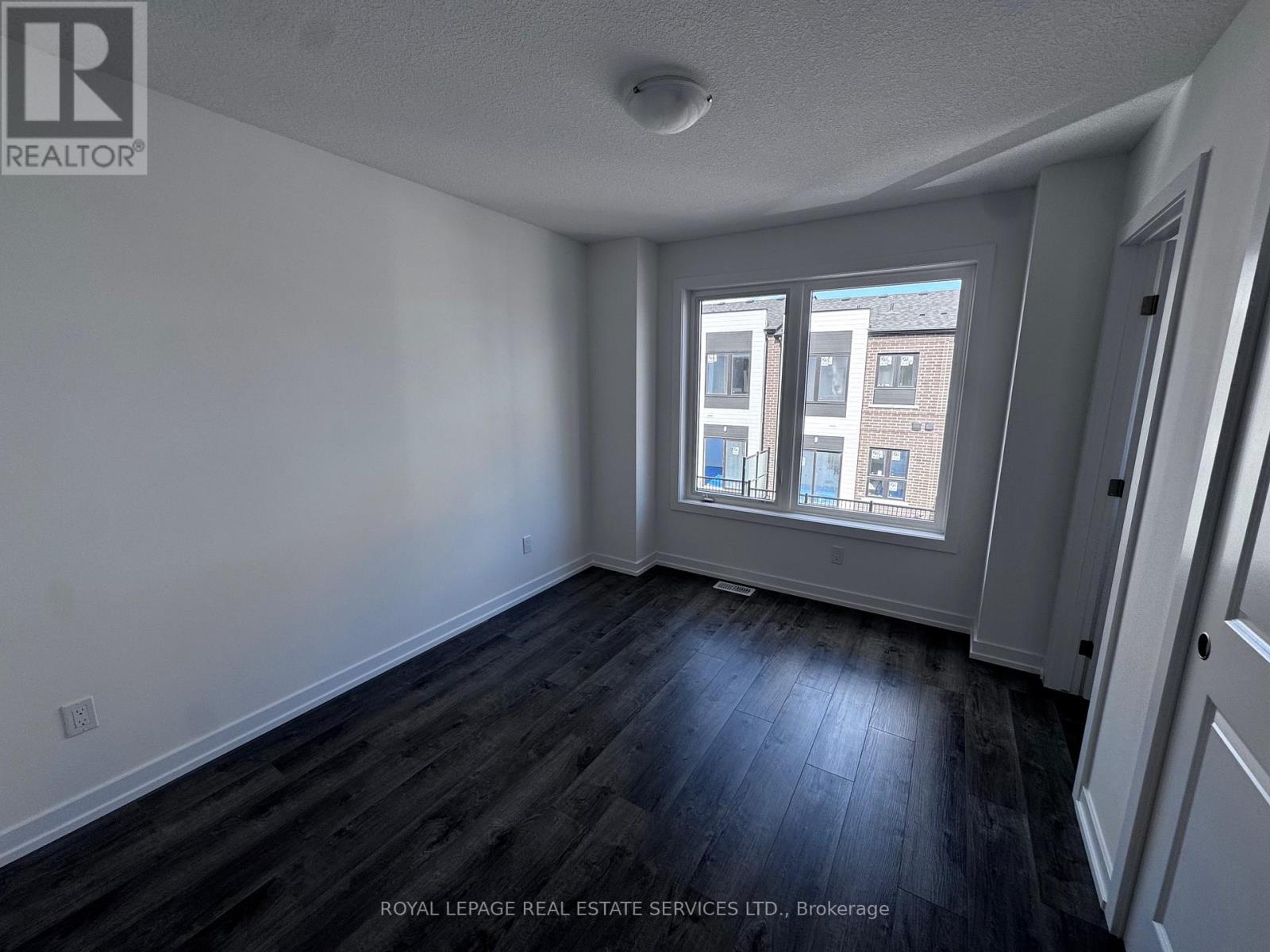 227 Burke Street, Hamilton, Ontario  L8B 1Y4 - Photo 9 - X12448155