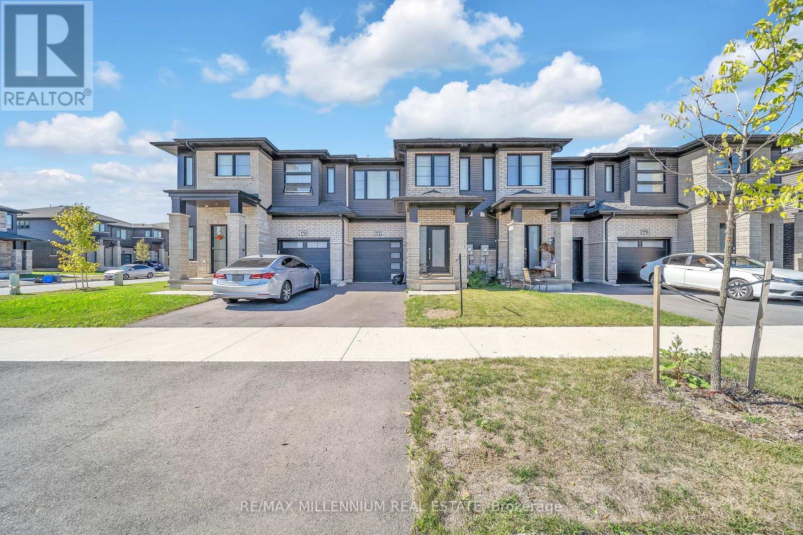 172 Klager Avenue, Pelham (Fonthill), Ontario  L0S 1E1 - Photo 3 - X12448157