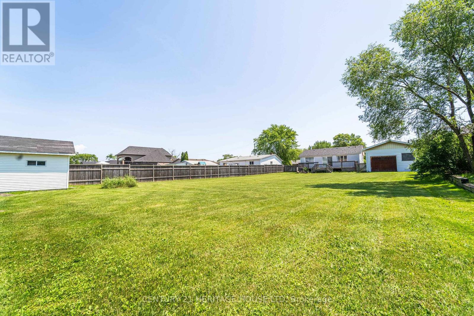 13 West Avenue, Hamilton (Winona), Ontario  L8E 5L5 - Photo 8 - X12448171