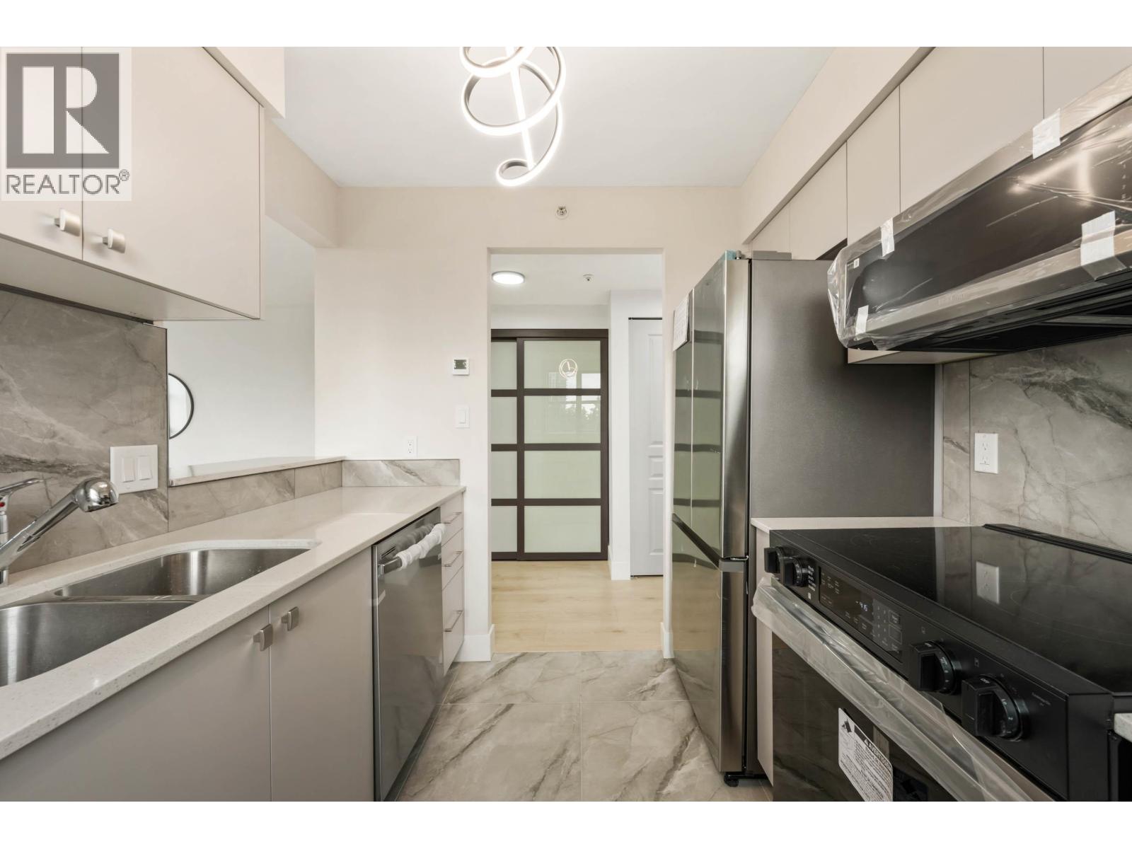 1303 3071 Glen Drive, Coquitlam, British Columbia  V3B 7R1 - Photo 14 - R3055780