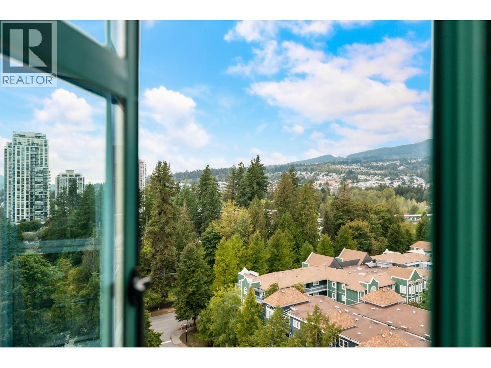 1303 3071 Glen Drive, Coquitlam, British Columbia  V3B 7R1 - Photo 5 - R3055780