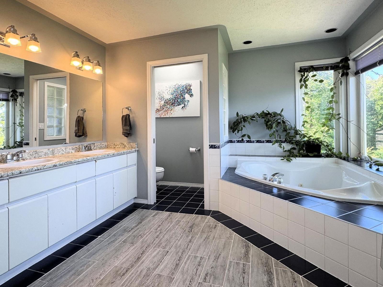 8439 Grand View Drive, Chilliwack Mountain, Chilliwack, British Columbia  V2R 4A2 - Photo 19 - R3022978