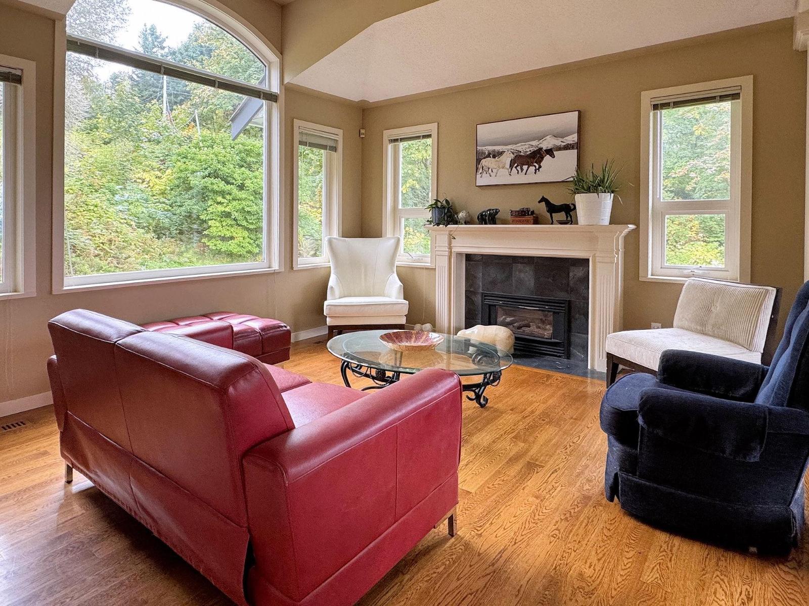 8439 Grand View Drive, Chilliwack Mountain, Chilliwack, British Columbia  V2R 4A2 - Photo 3 - R3022978