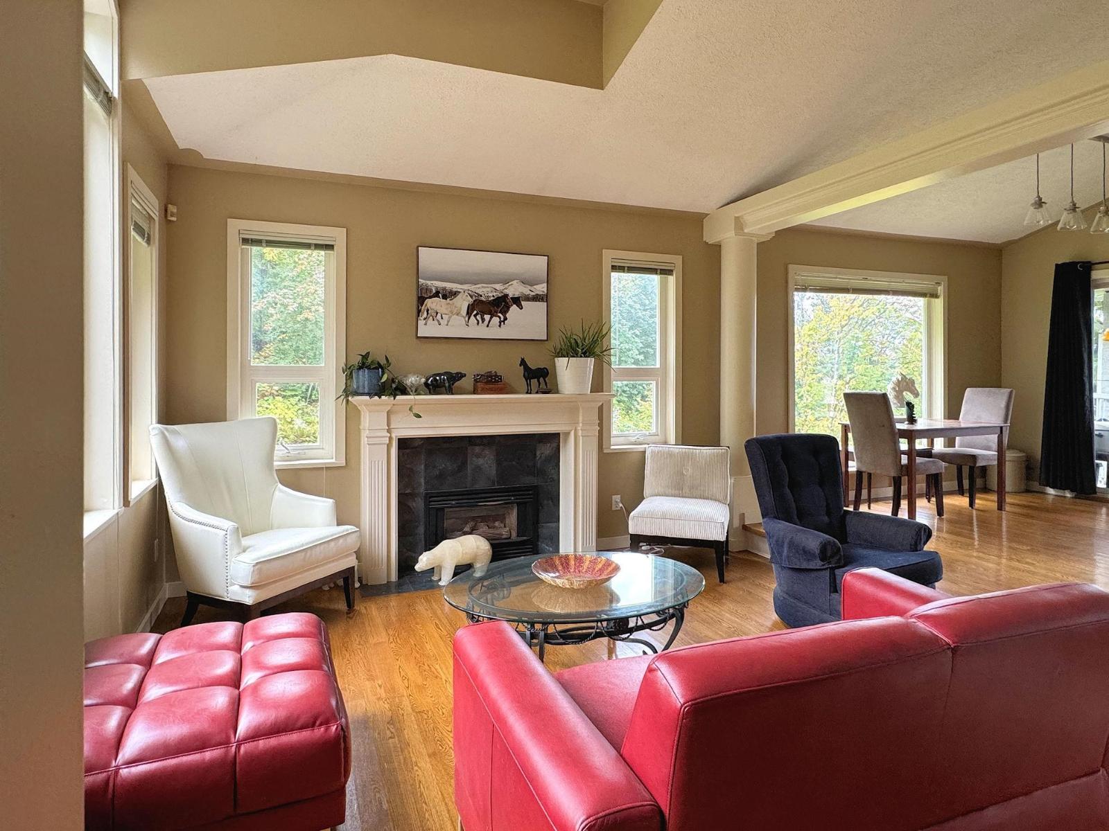 8439 Grand View Drive, Chilliwack Mountain, Chilliwack, British Columbia  V2R 4A2 - Photo 4 - R3022978