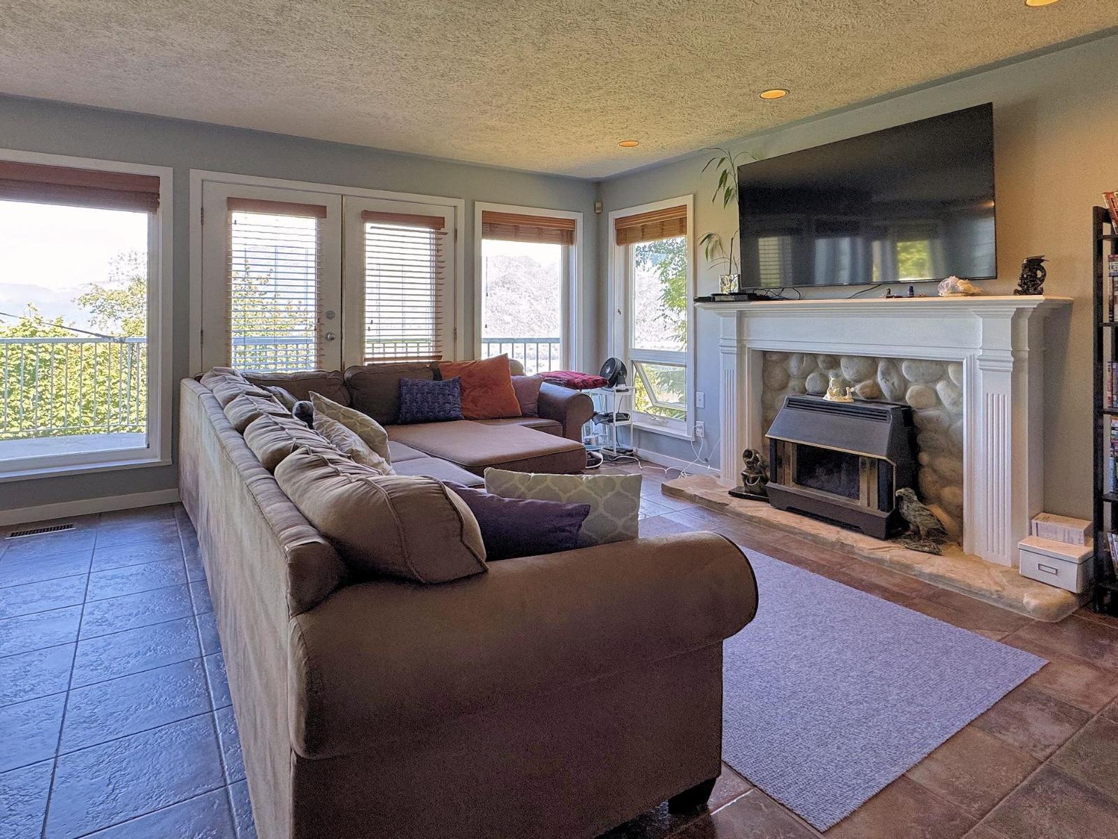 8439 Grand View Drive, Chilliwack Mountain, Chilliwack, British Columbia  V2R 4A2 - Photo 14 - R3022978
