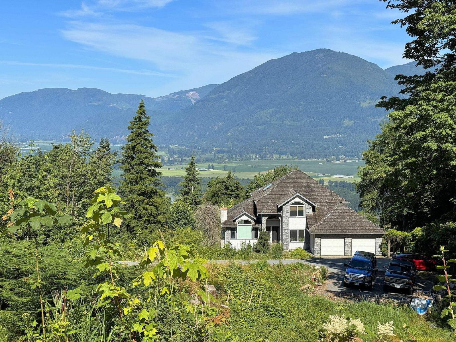 8439 Grand View Drive, Chilliwack Mountain, Chilliwack, British Columbia  V2R 4A2 - Photo 2 - R3022978