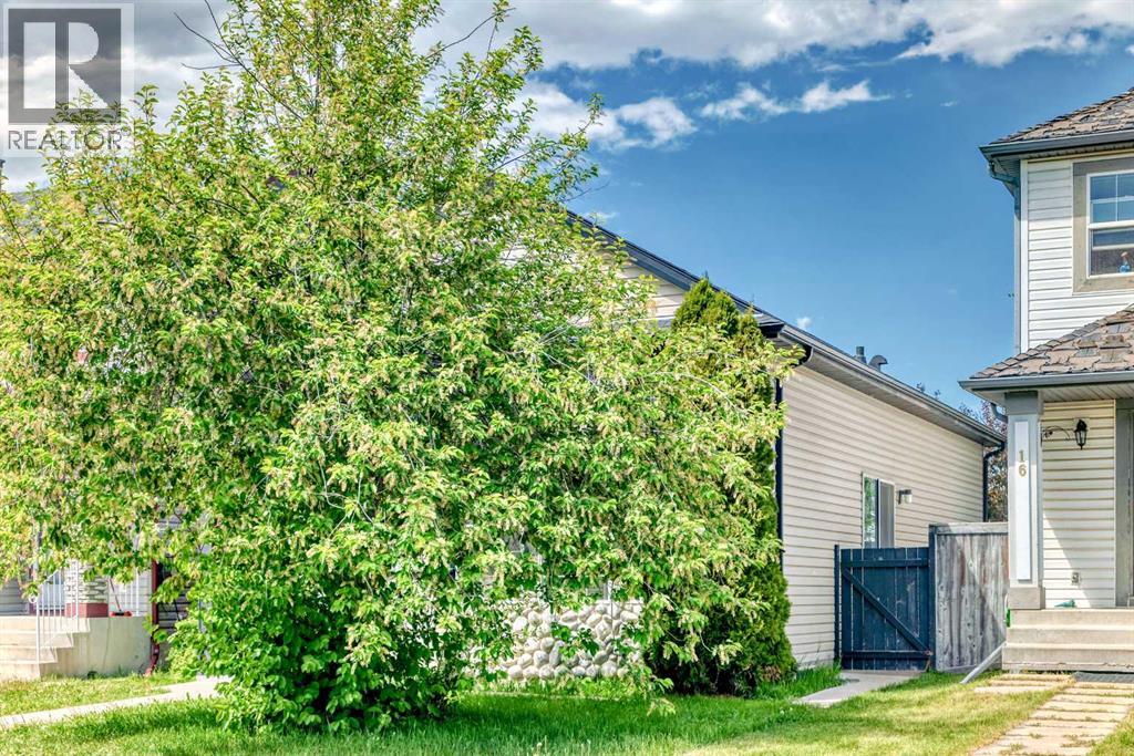 12 Taravista Crescent Ne, Calgary, Alberta  T3J 4N9 - Photo 2 - A2260889