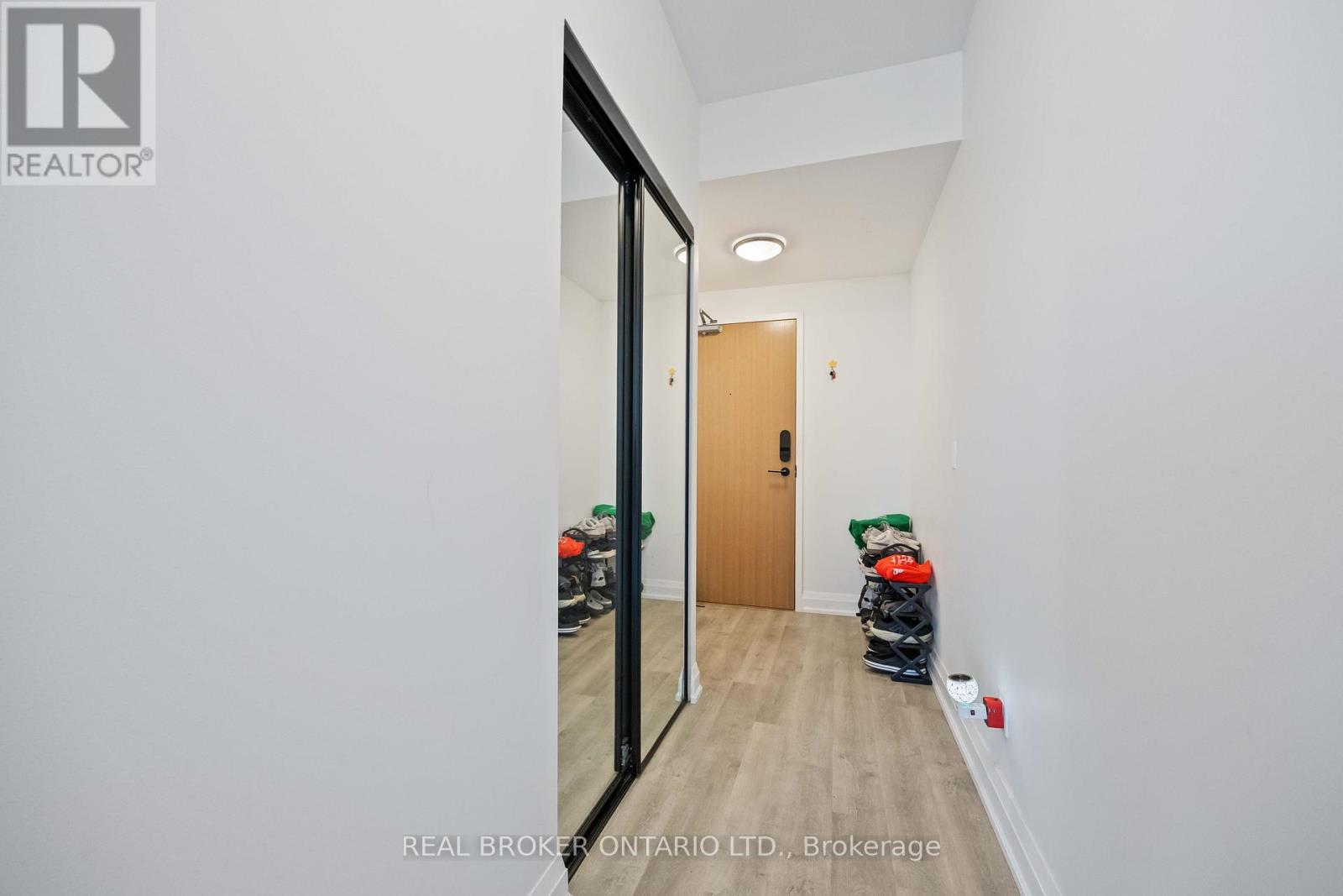 705 - 2369 Danforth Avenue, Toronto, Ontario  M4C 0B1 - Photo 3 - E12448179