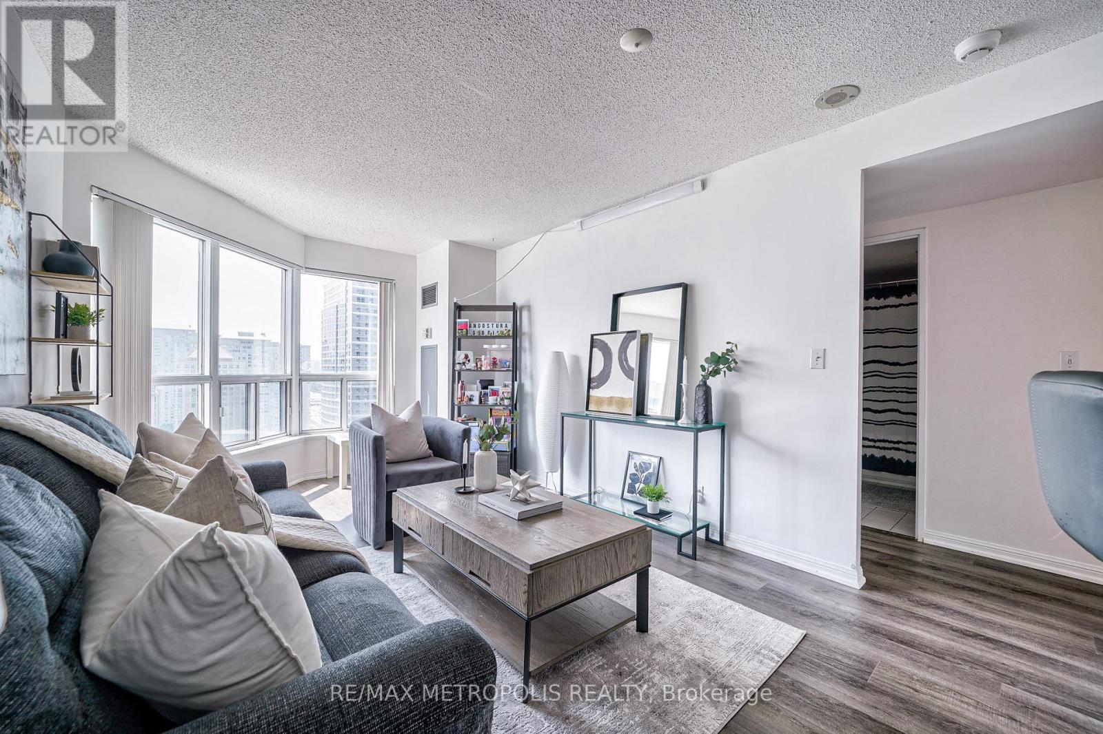 Ph109 - 11 Lee Centre Drive, Toronto, Ontario  M1H 3J5 - Photo 2 - E12448200