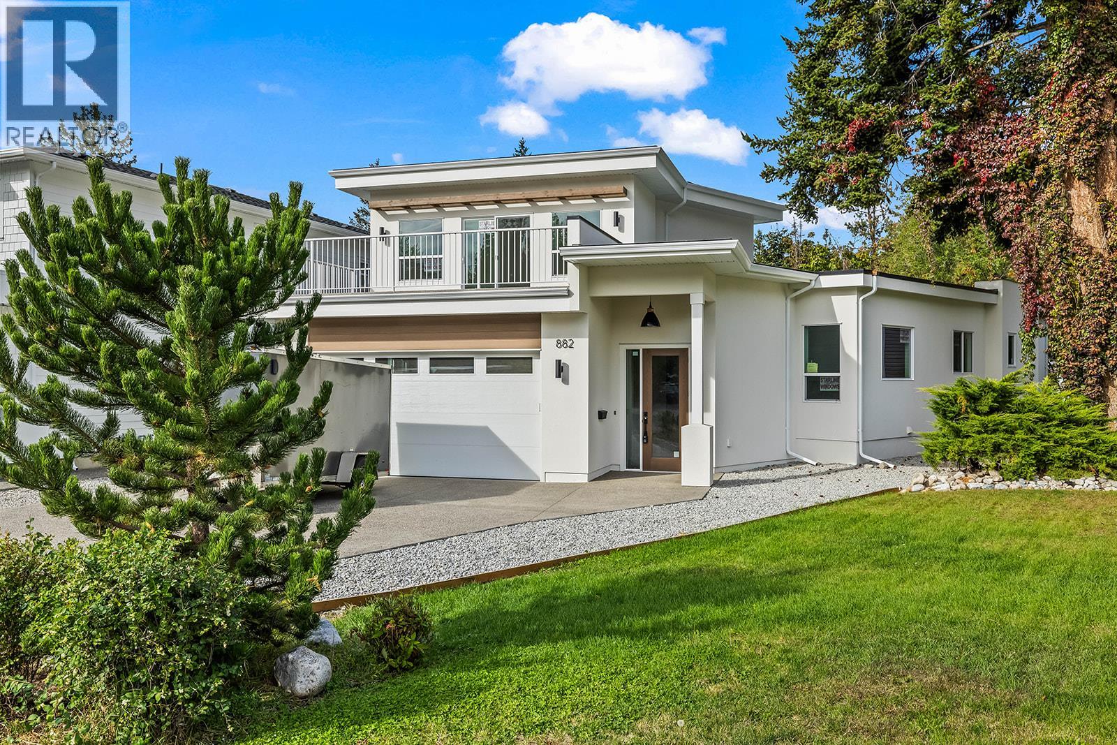 882 Hubbard Road Kelowna Photo 2