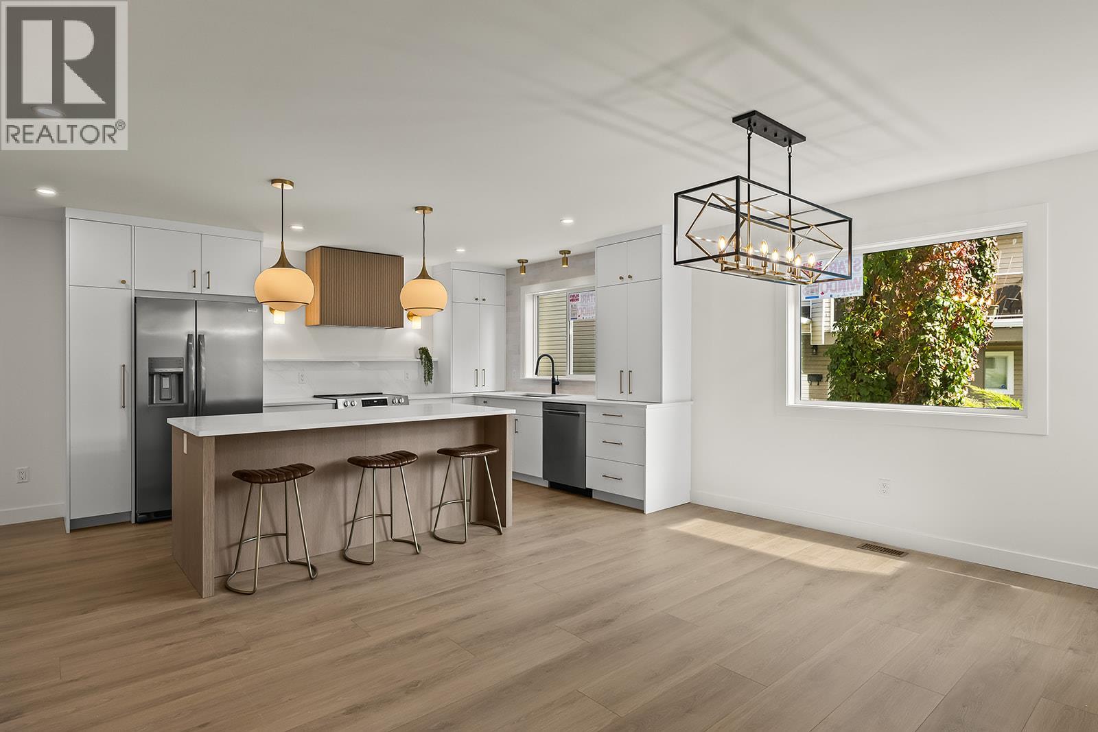 882 Hubbard Road Kelowna Photo 4