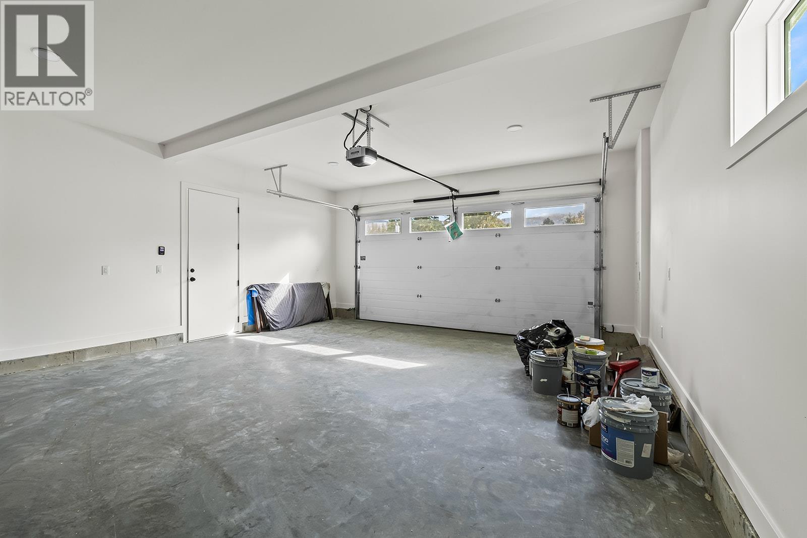 882 Hubbard Road Kelowna Photo 40