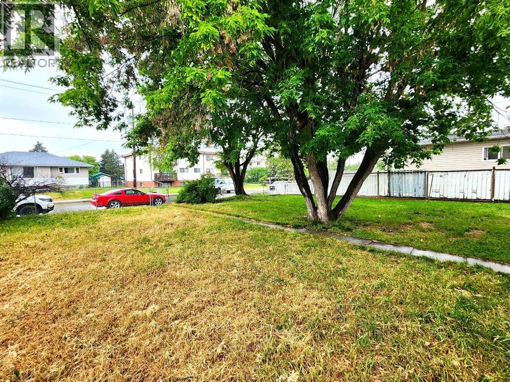 5713 57 Avenue, Red Deer, Alberta  T4N 4S2 - Photo 3 - A2234054