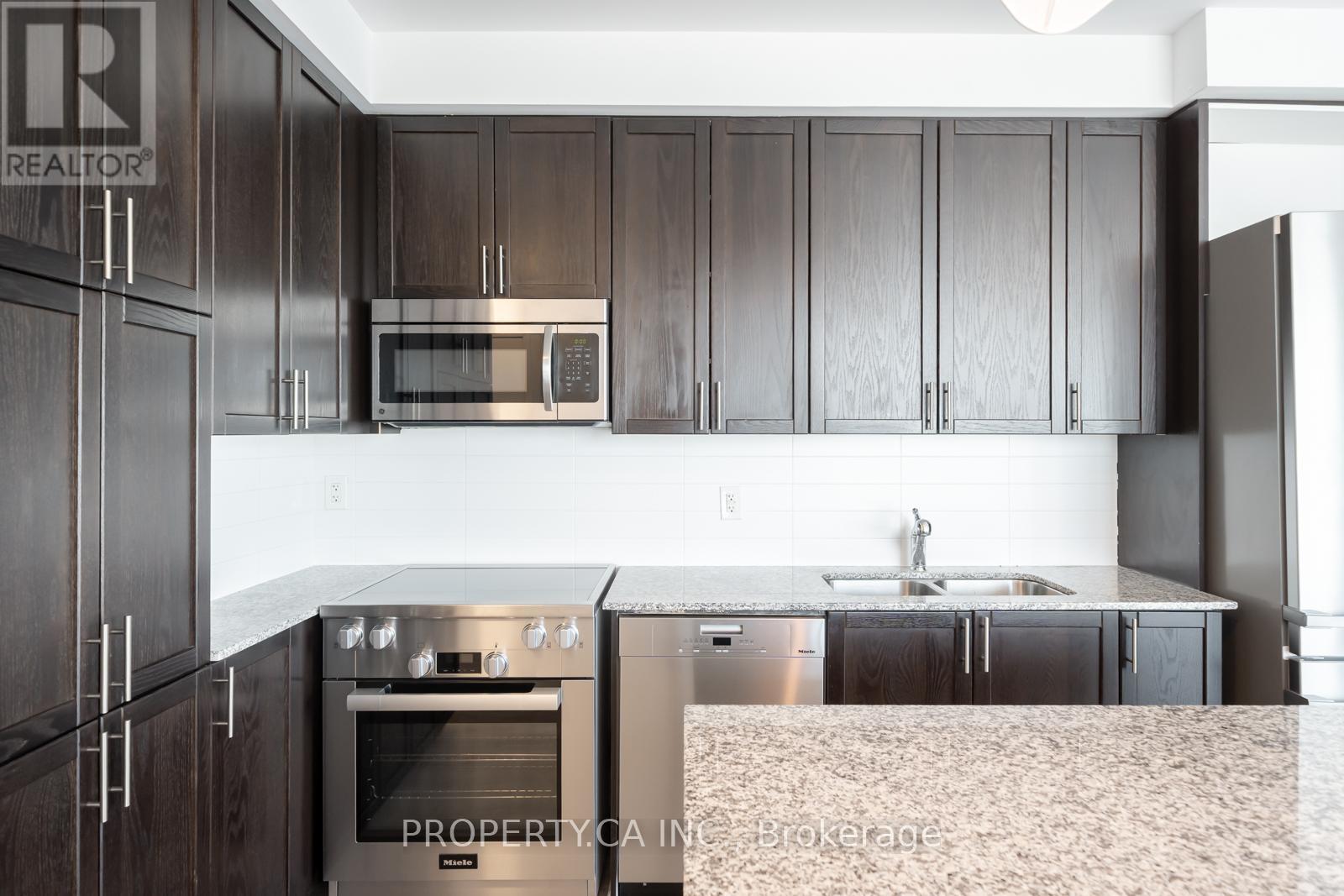 2901 - 830 Lawrence Avenue W, Toronto, Ontario  M6A 1C3 - Photo 8 - W12448176